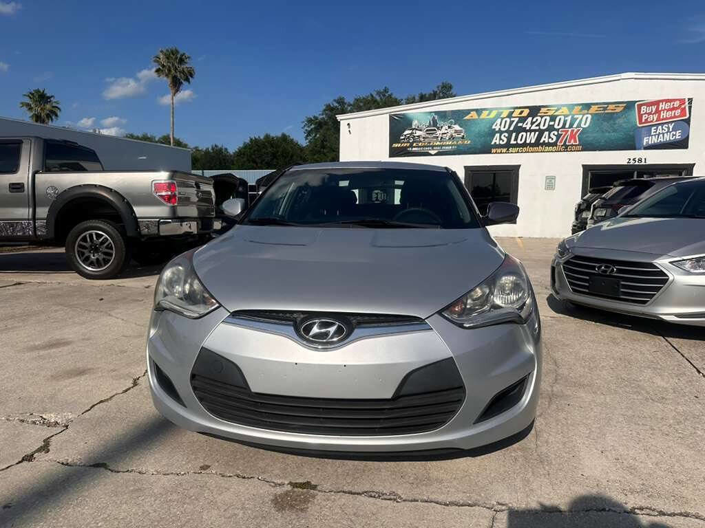 Used 2015 Hyundai Veloster FWD image 2