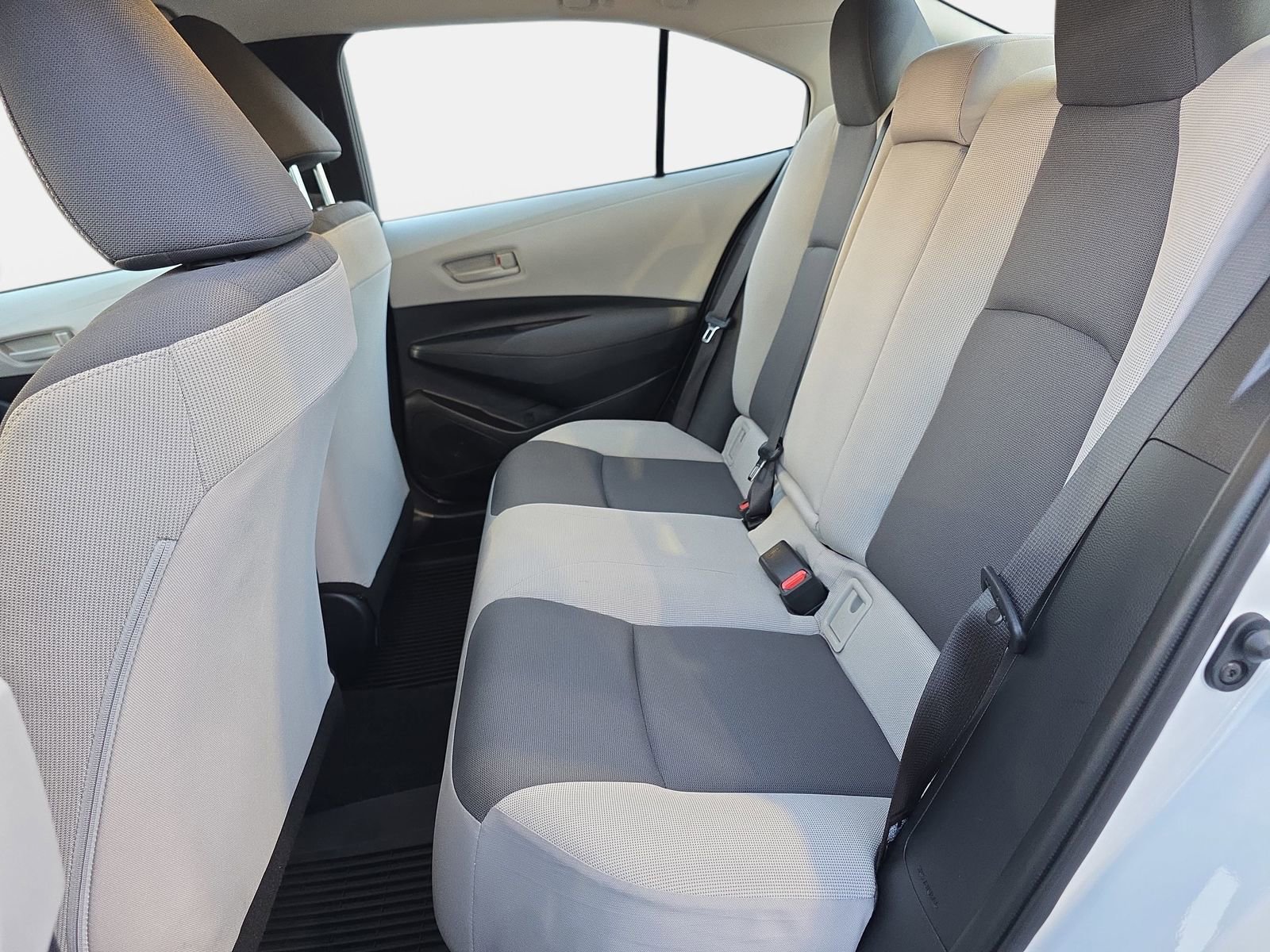 Used 2025 Toyota Corolla LE image 13