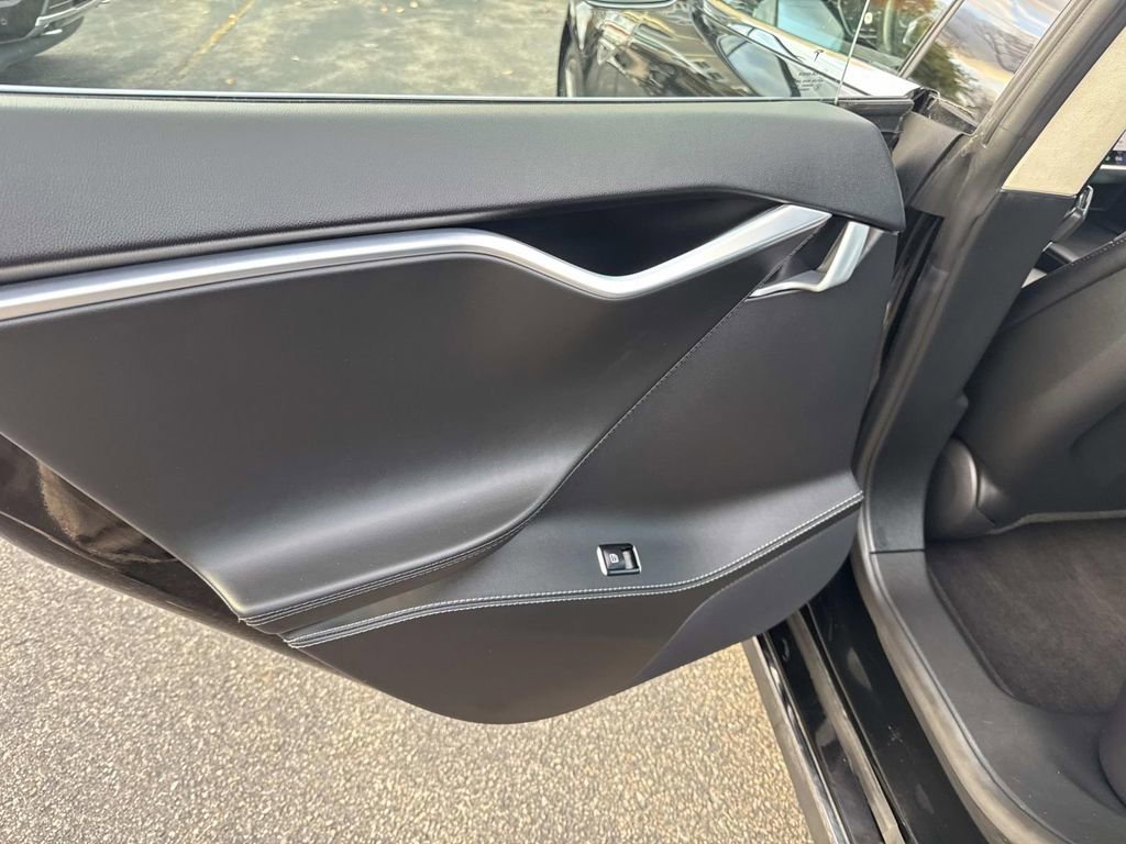 Used 2014 Tesla Model S image 17