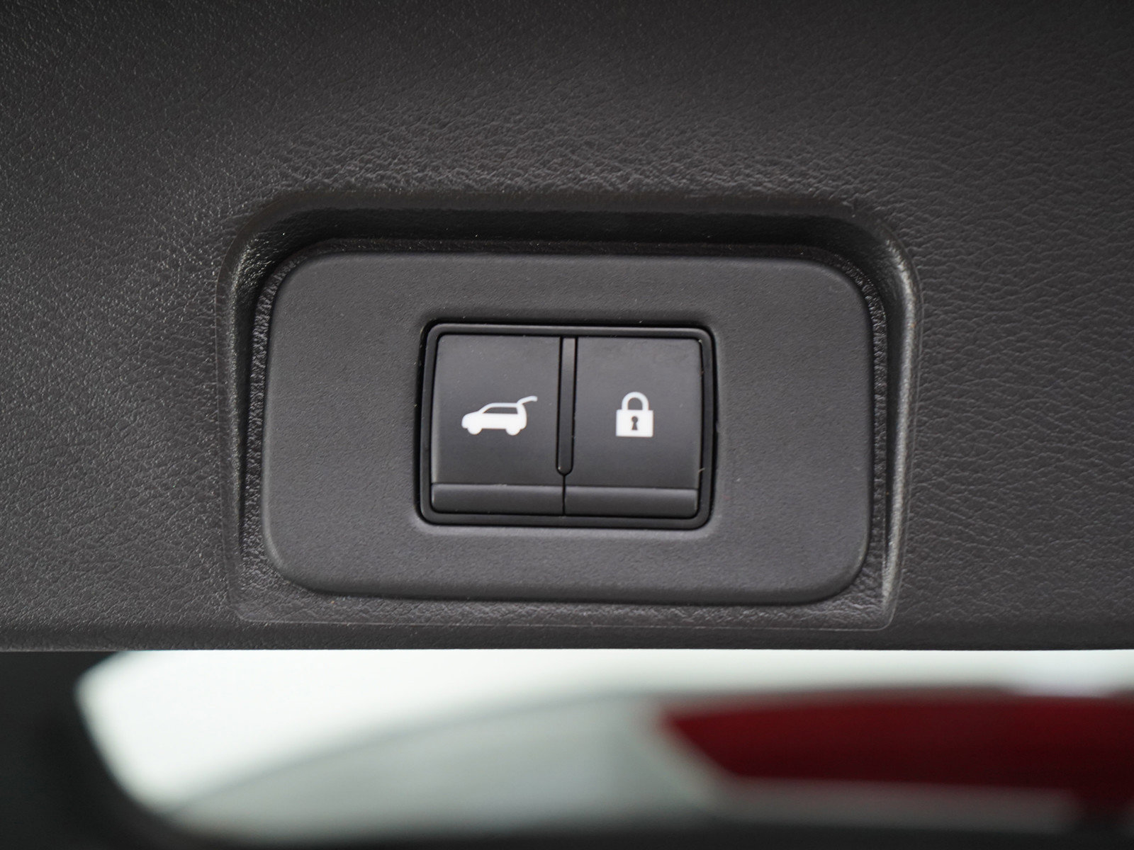 Used 2024 Nissan Rogue SV image 15