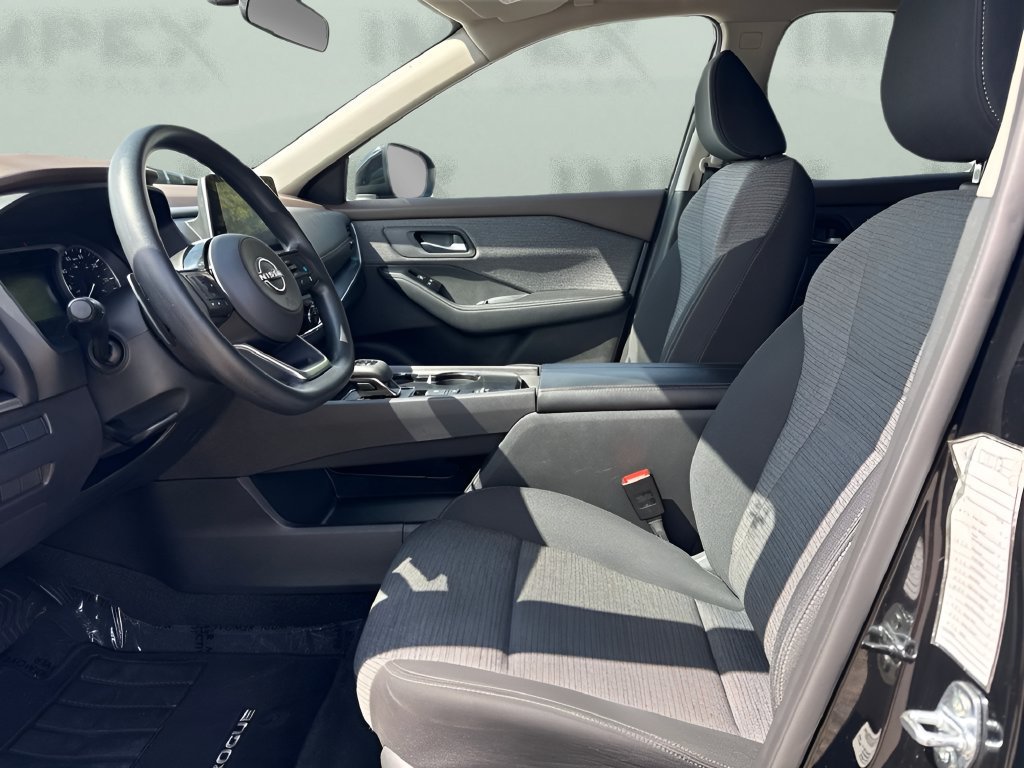 Used 2023 Nissan Rogue SV FWD image 9