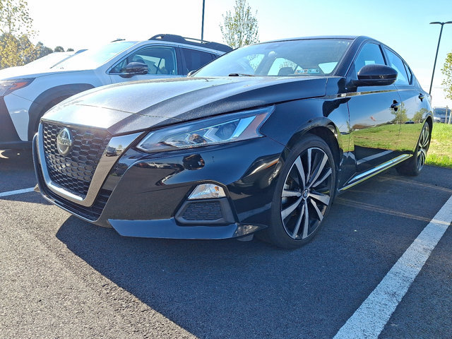 Used 2021 Nissan Altima 2.5 SR w/ SR Premium Package FWD image 3