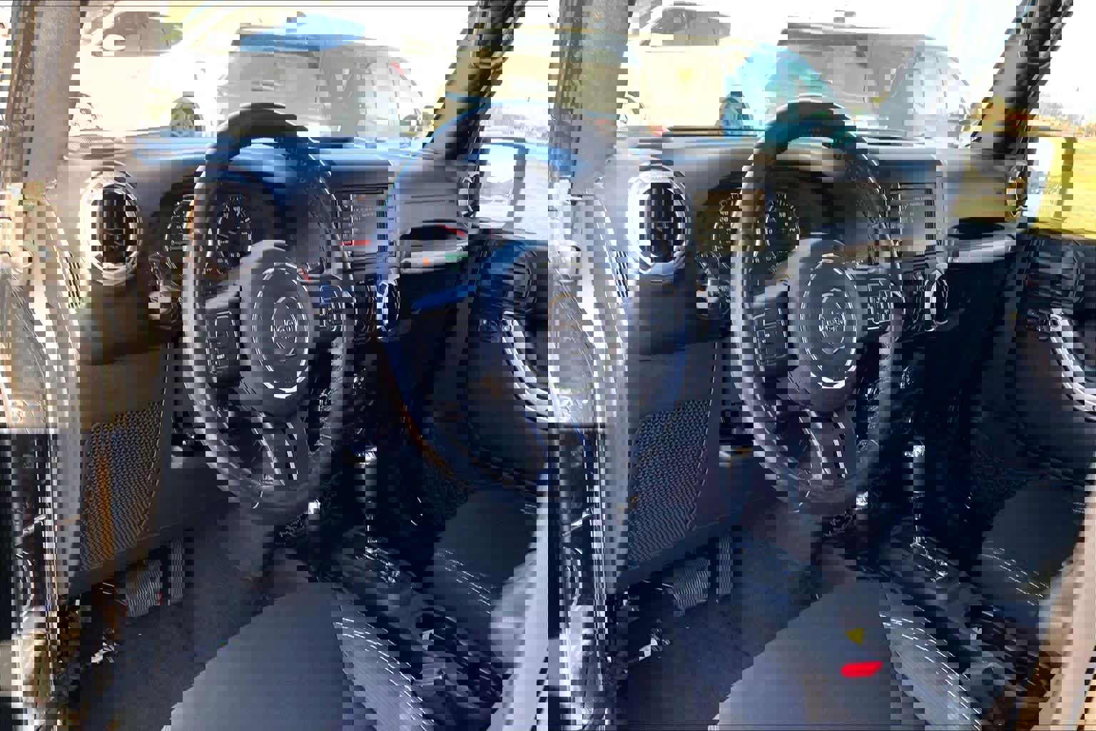 Used 2015 Jeep Wrangler Unlimited Sahara image 18