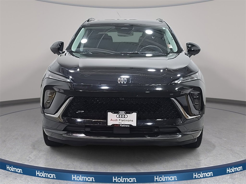 Used 2024 Buick Envision Sport Touring image 3