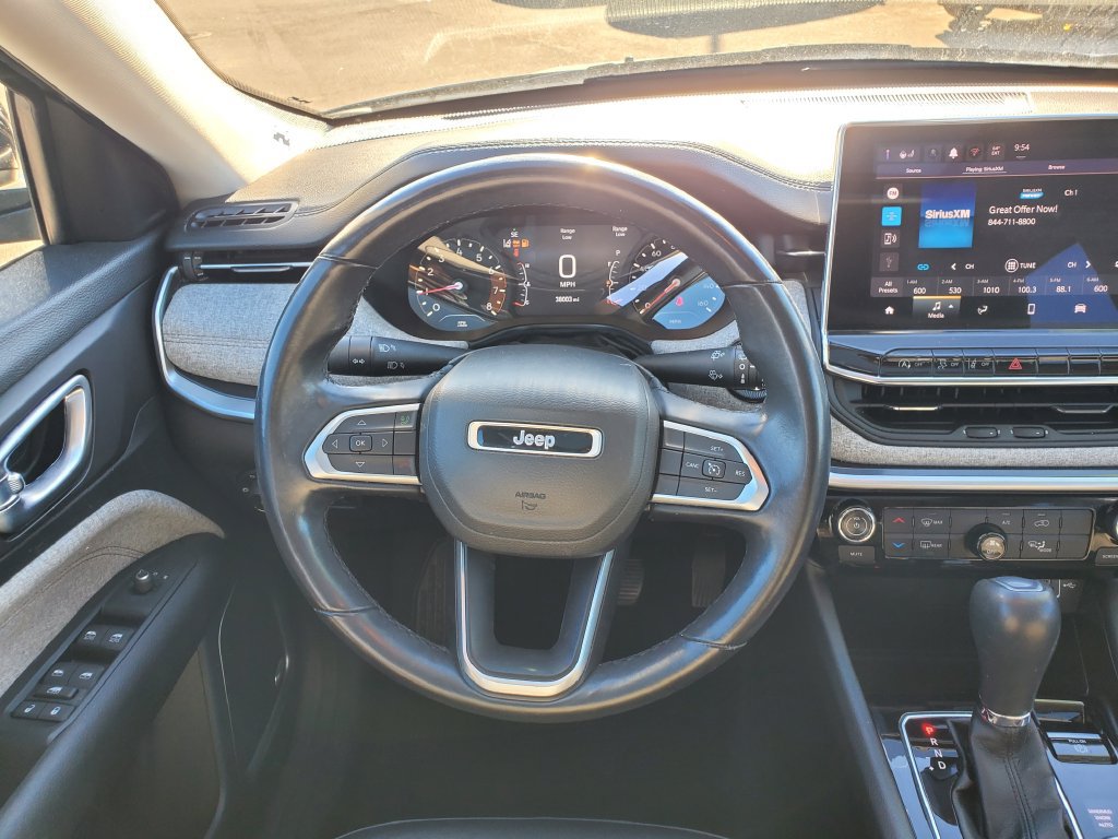 Used 2022 Jeep Compass Latitude w/ Sun and Sound Group AWD/4WD image 11