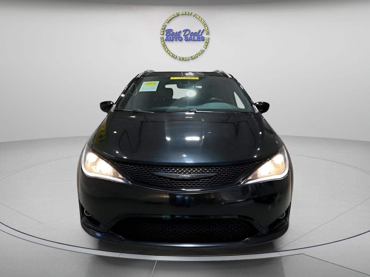 Used 2018 Chrysler Pacifica Touring-L w/ Premium Audio Group FWD image 7