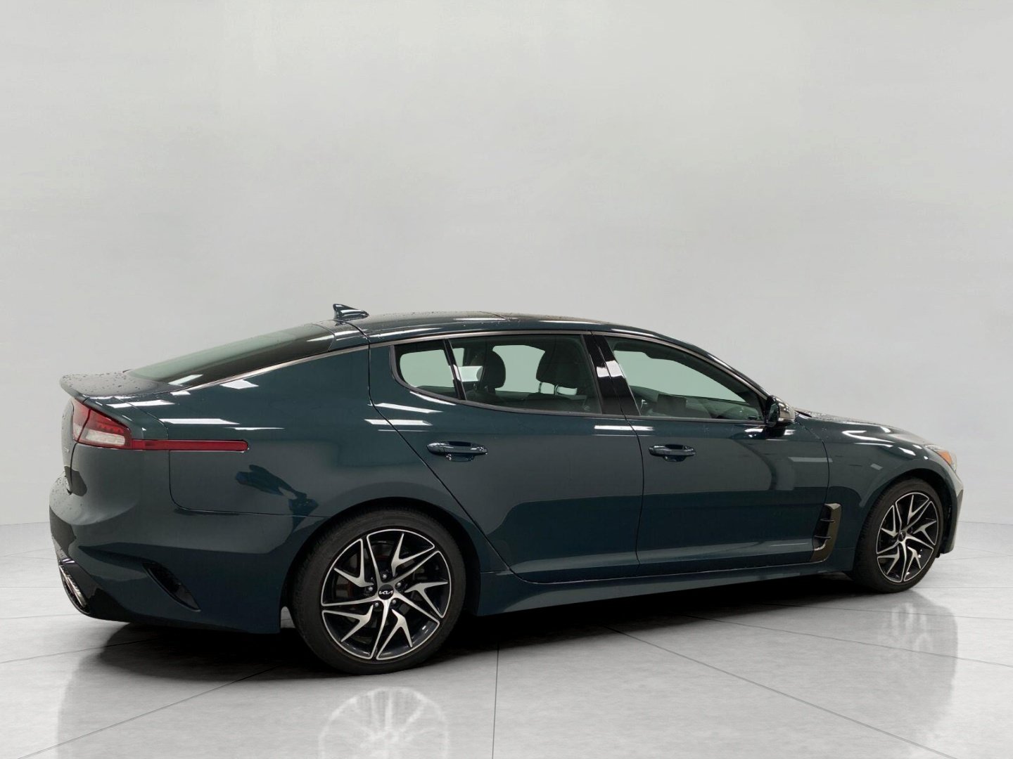 Used 2023 Kia Stinger GT-Line w/ Sun & Sound Package AWD/4WD image 3