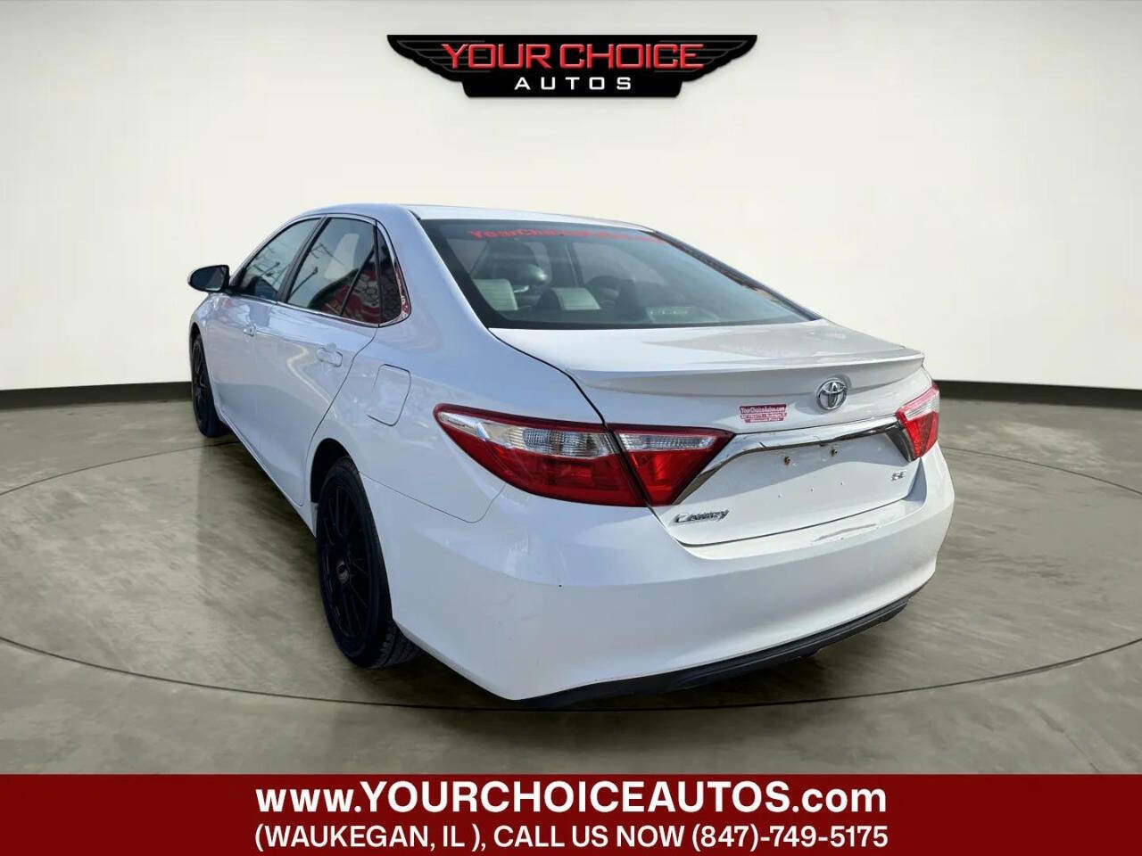 Used 2015 Toyota Camry SE FWD image 3