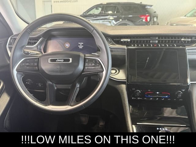 Used 2023 Jeep Grand Cherokee Laredo w/ Trailer Tow Prep Group (B) AWD/4WD image 24