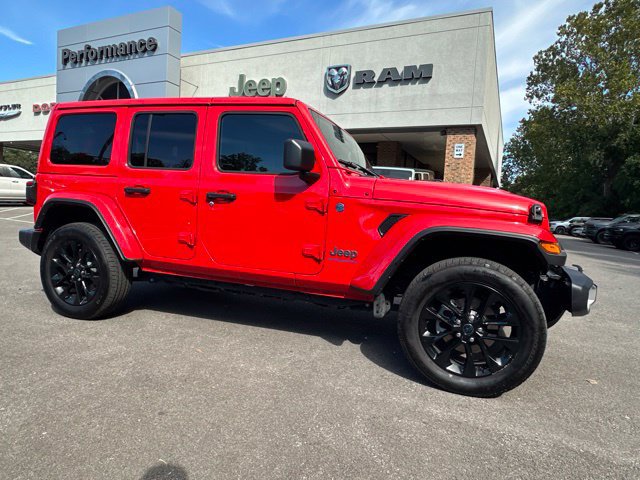Used 2025 Jeep Wrangler Unlimited Sahara w/ Safety Group AWD/4WD image 19