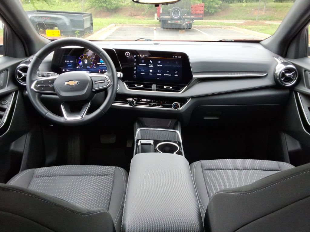 Used 2025 Chevrolet Equinox LT w/ Safety and Technology Package FWD image 20