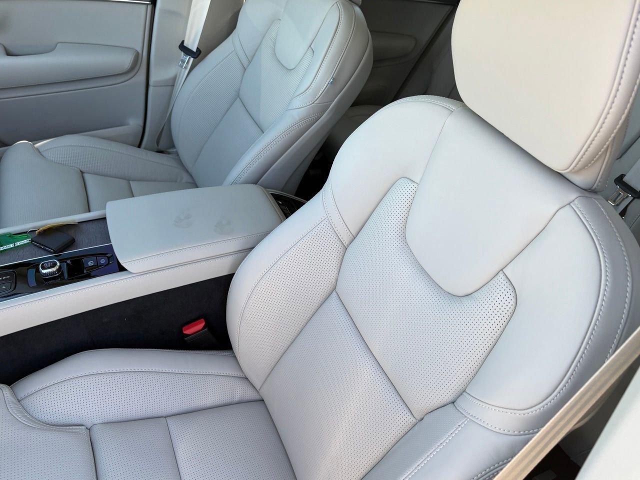 New 2026 Volvo XC90 B6 Ultra w/ Protection Package Premier image 19