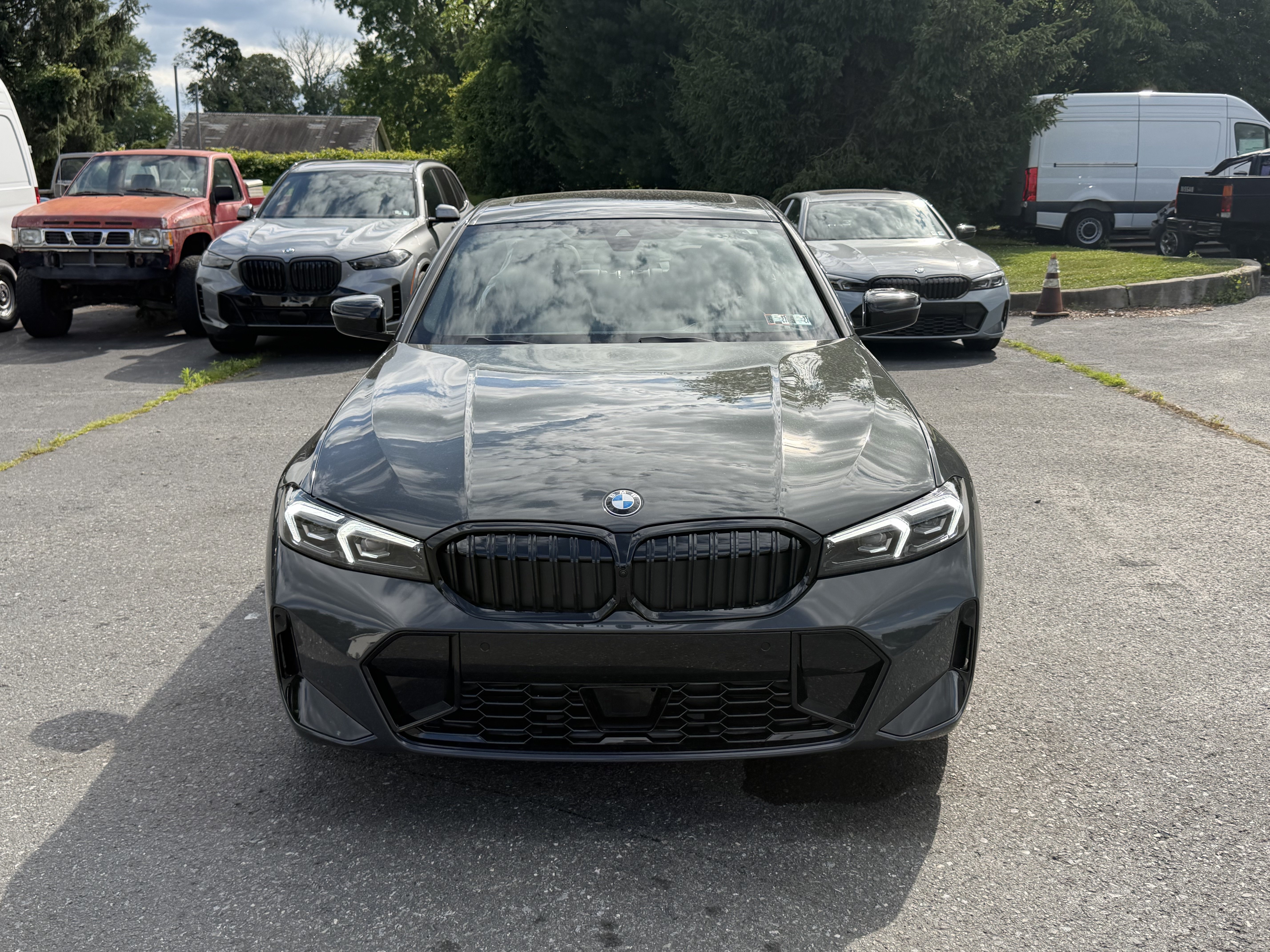 Used 2026 BMW 330i xDrive Sedan w/ M Sport Package AWD/4WD image 2