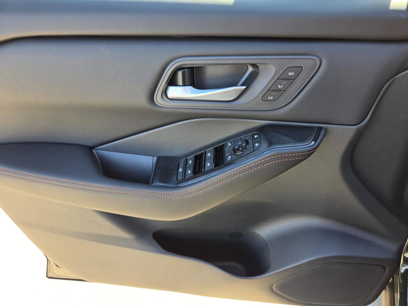 New 2027 Nissan Rogue SV AWD/4WD image 18