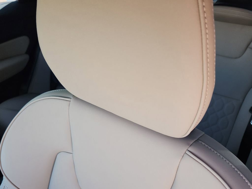 New 2026 Volvo XC60 B5 Plus w/ Protection Package Premier image 6