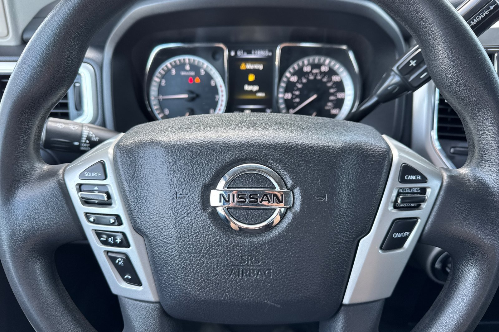 Used 2017 Nissan Titan SV AWD/4WD image 21