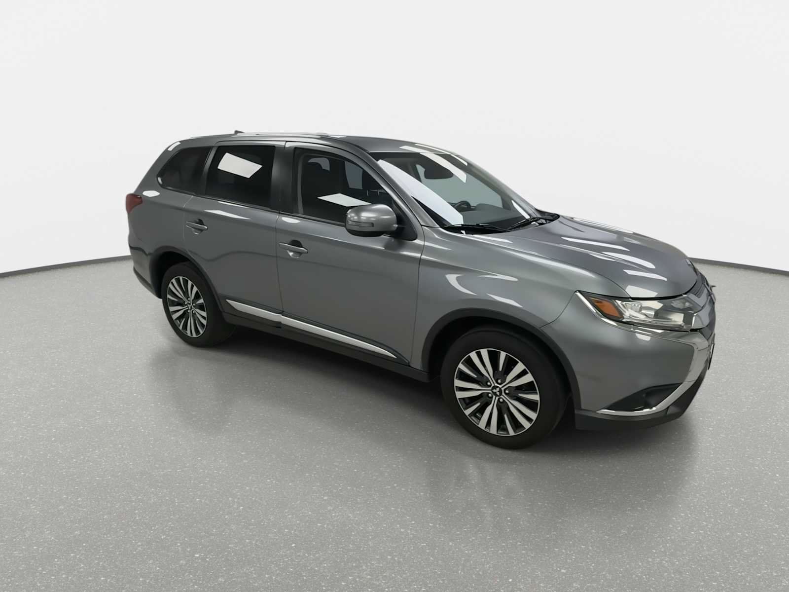 Used 2020 Mitsubishi Outlander SE AWD/4WD image 2