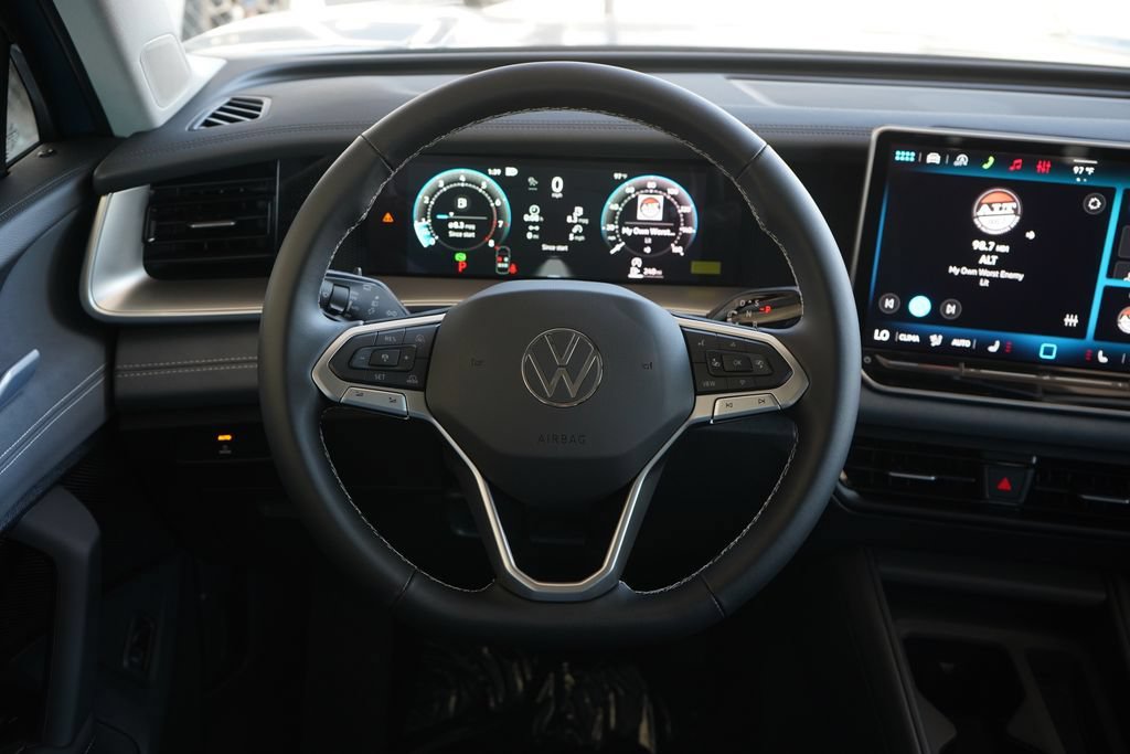 New 2026 Volkswagen Tiguan SE FWD image 9