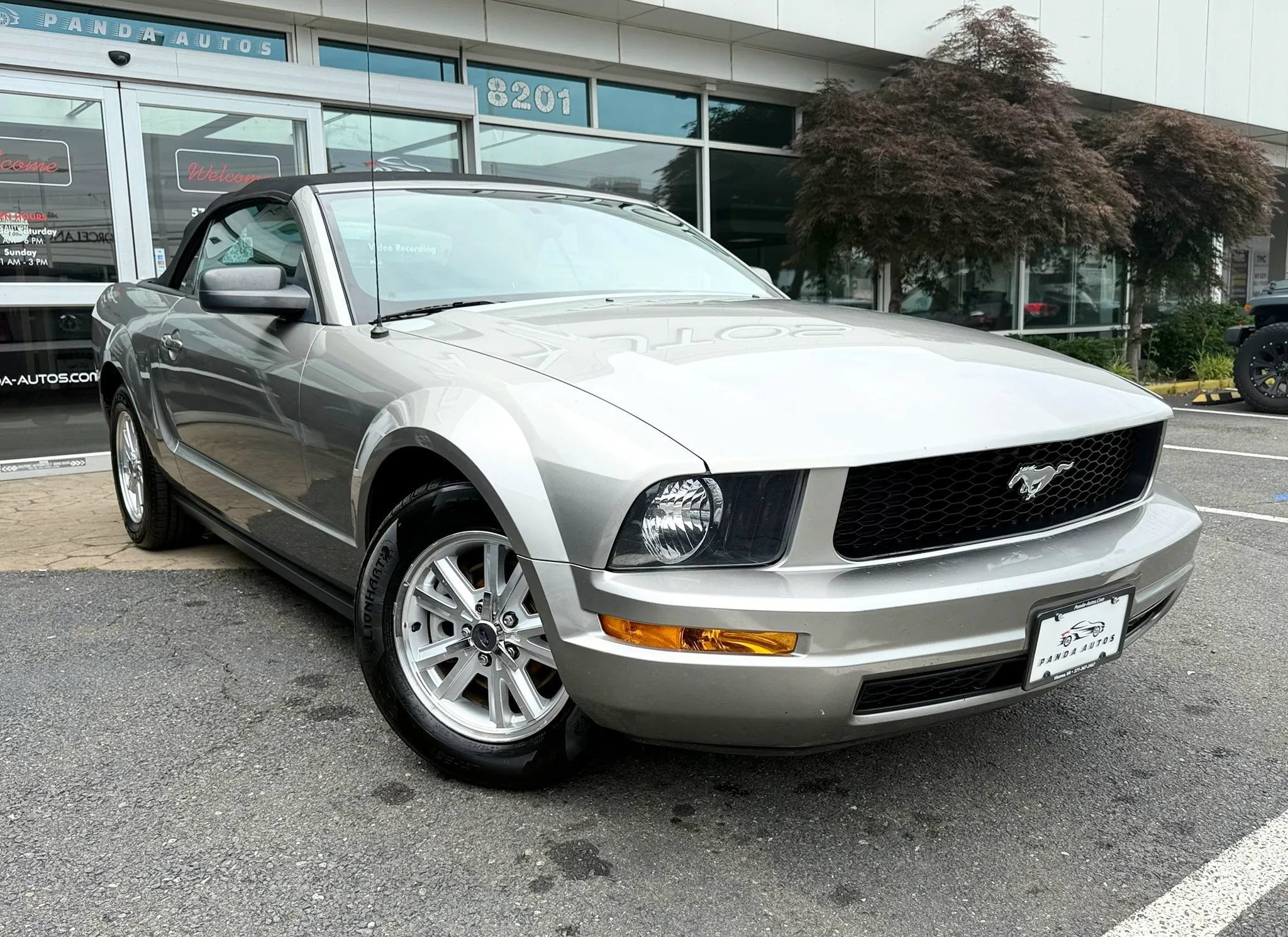 Used 2008 Ford Mustang Convertible RWD image 1