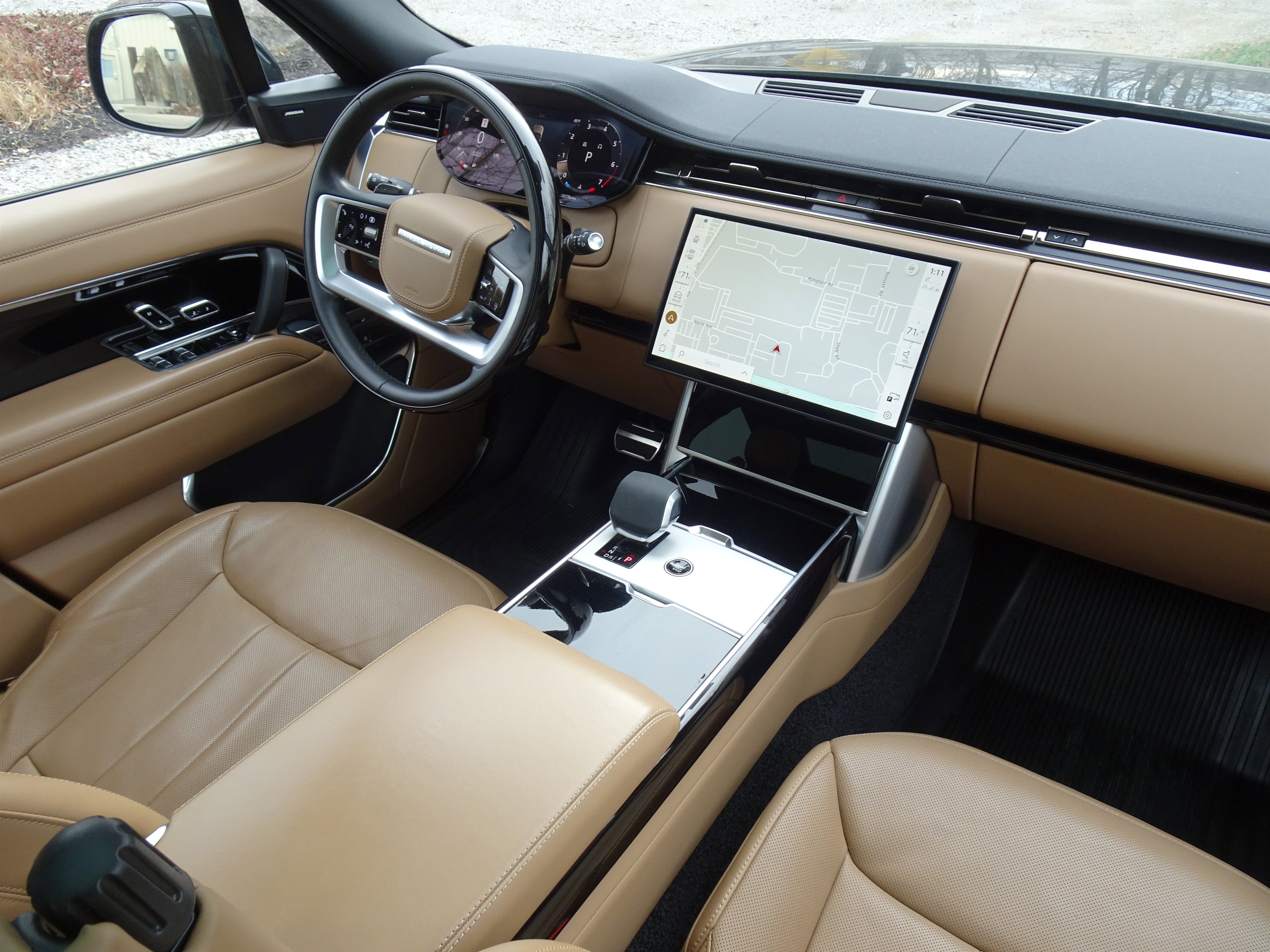 Certified 2024 Land Rover Range Rover SE image 24