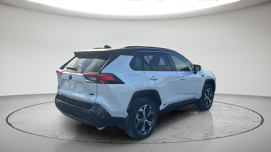 Used 2024 Toyota RAV4 XSE AWD/4WD image 5