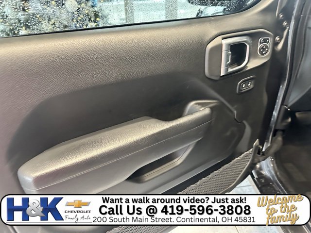 Used 2024 Jeep Wrangler Sport S image 9