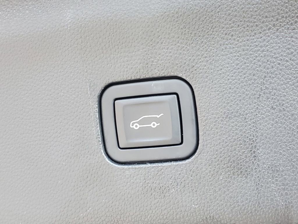 Used 2024 Buick Enclave Essence w/ Sport Touring Edition image 8