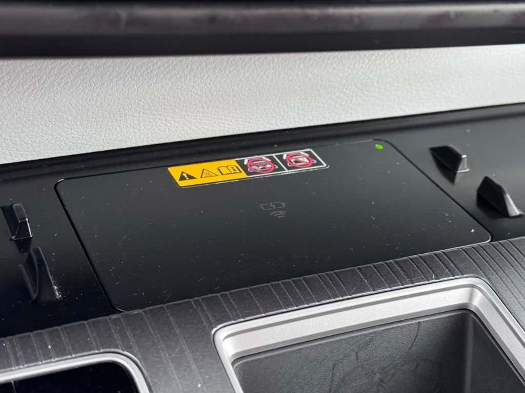 Used 2025 Toyota Sienna LE FWD image 17