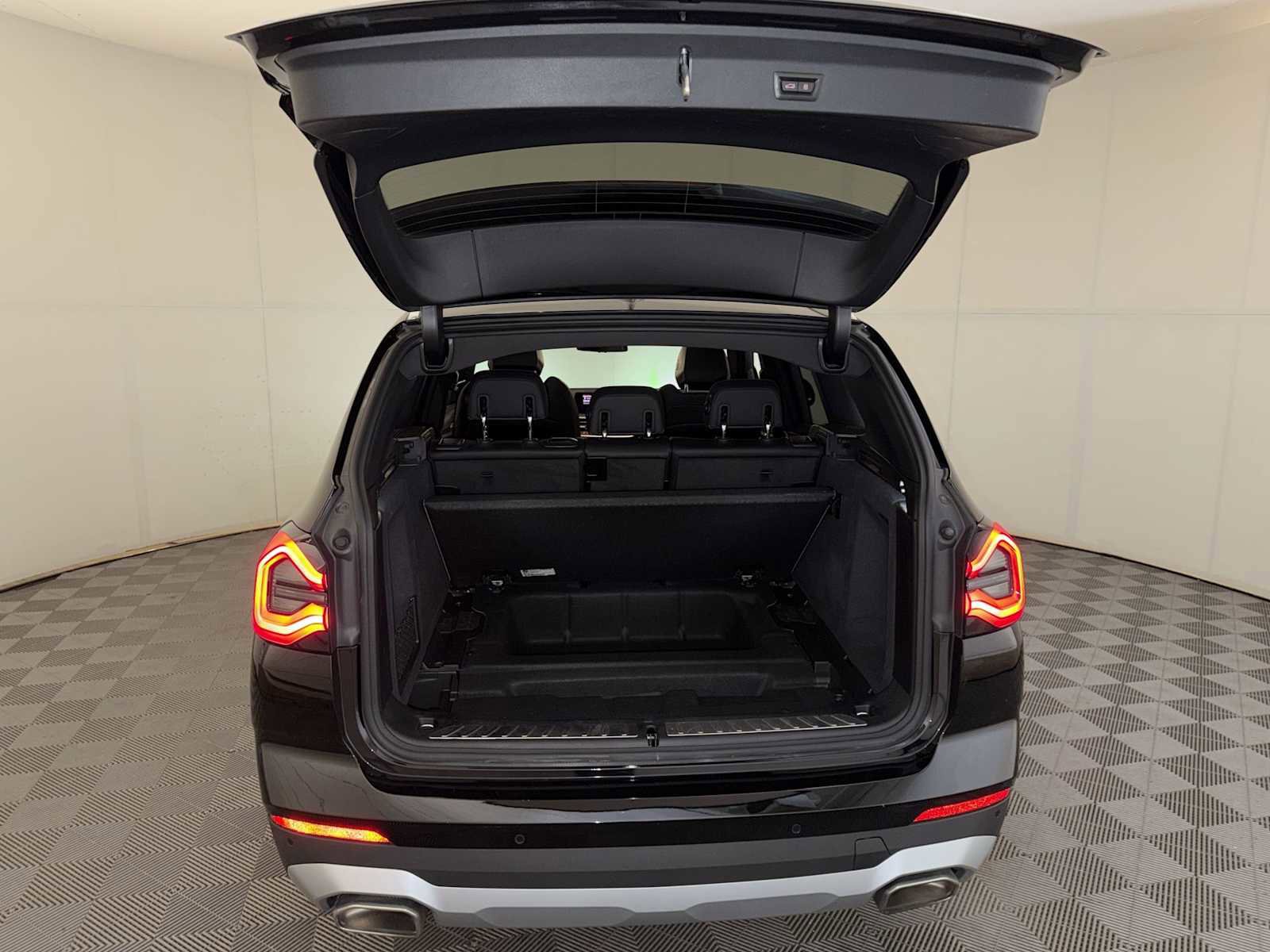 Certified 2024 BMW X3 xDrive30i w/ Convenience Package image 24