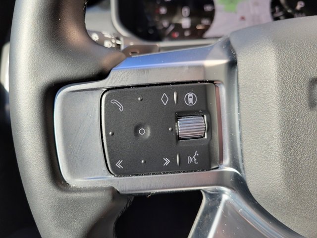 Used 2024 Land Rover Discovery S image 28