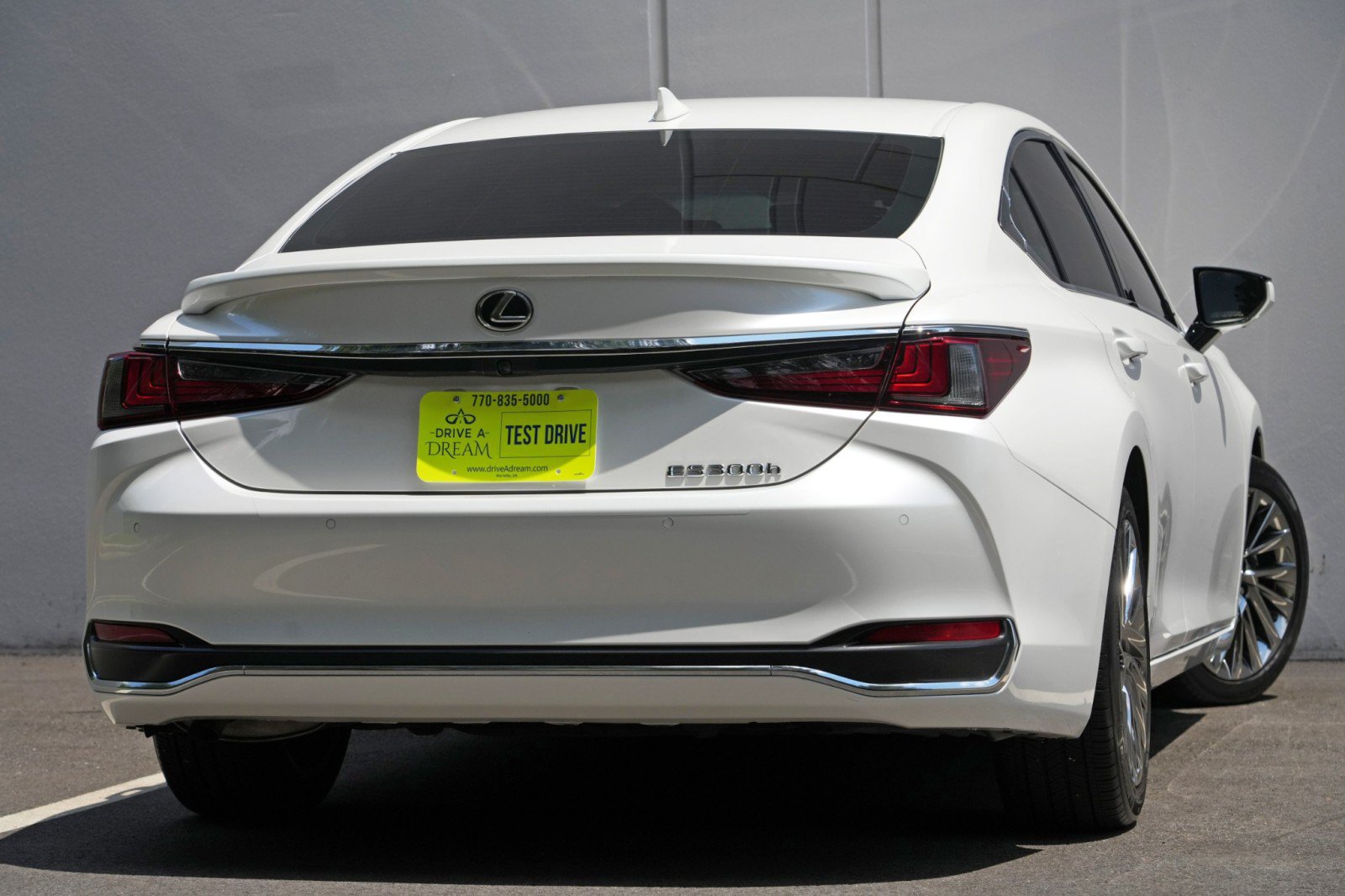 Used 2024 Lexus ES 300h w/ Accessory Package (Z2) FWD image 5