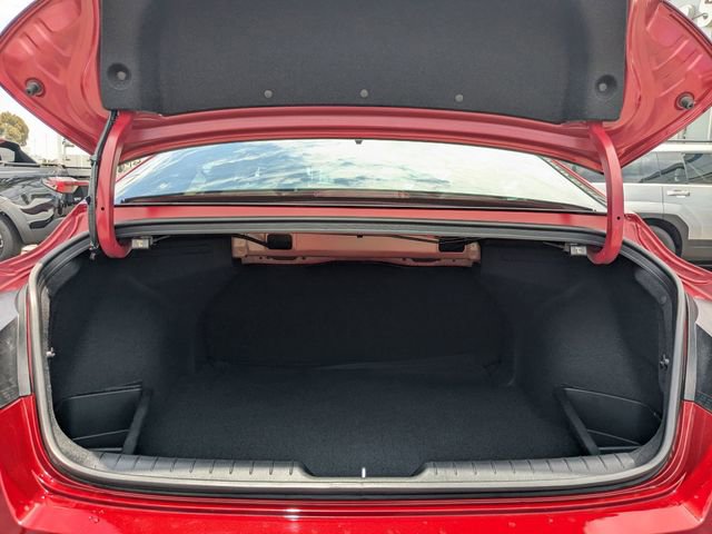 Used 2025 Hyundai Elantra Sport image 31