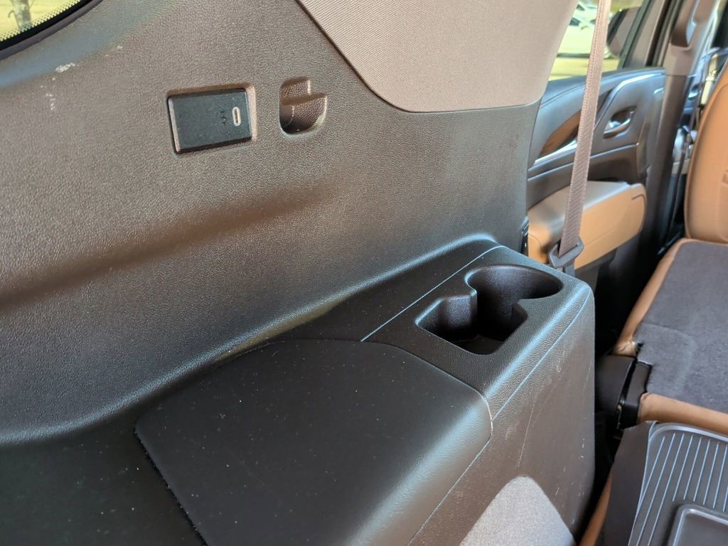 Used 2023 Cadillac Escalade Premium Luxury w/ LPO, Radiant Package image 46