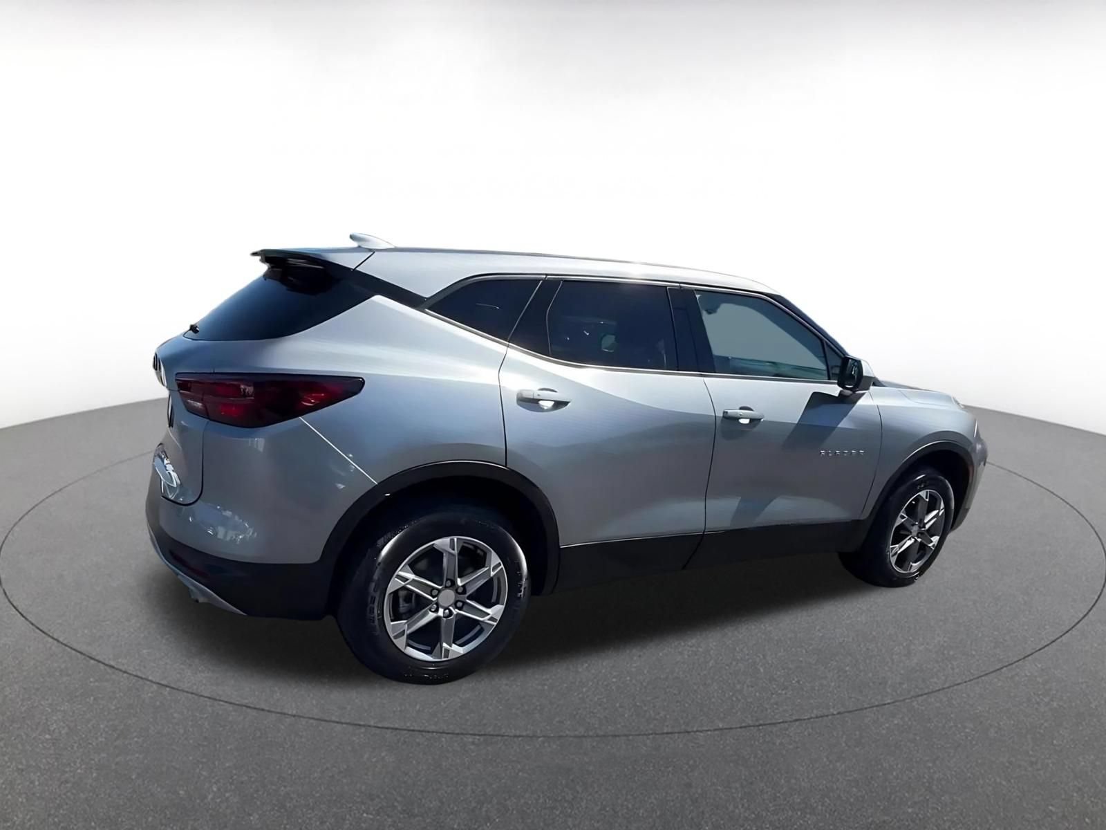 Used 2025 Chevrolet Blazer LT FWD image 14