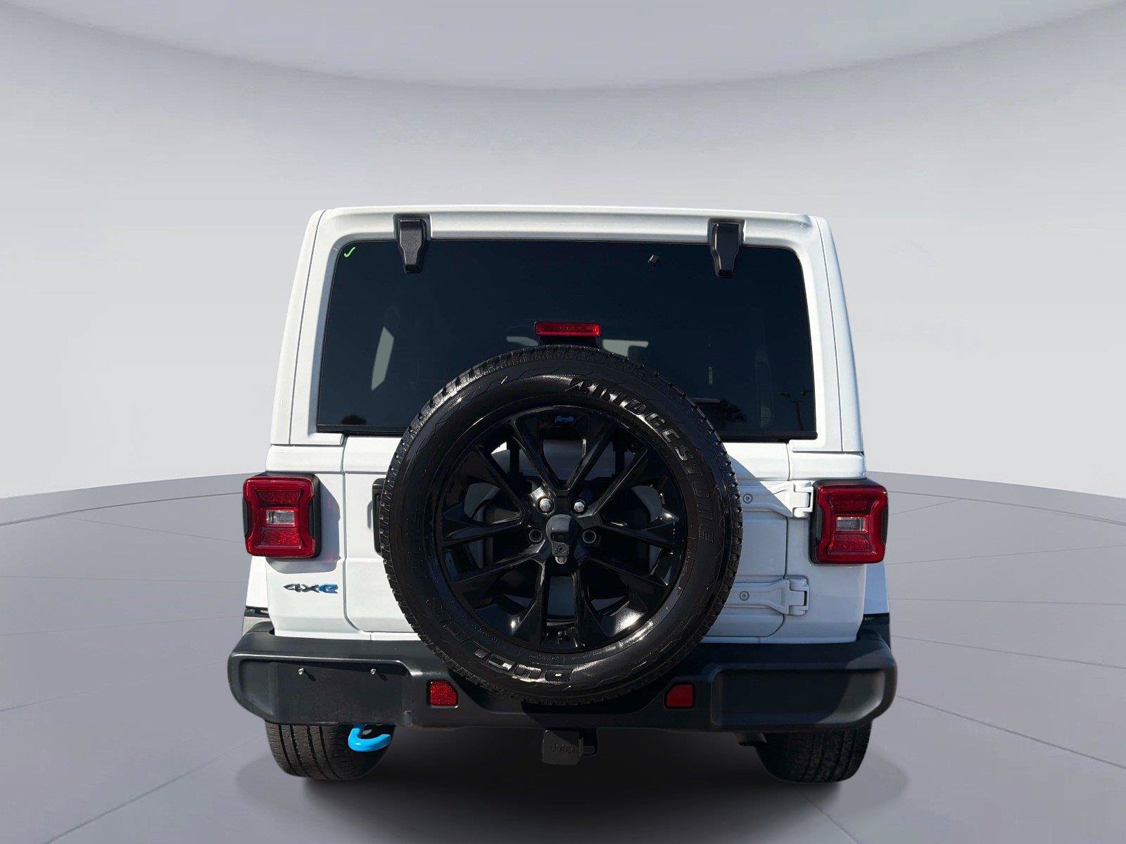 Used 2023 Jeep Wrangler Unlimited Sahara w/ Cold Weather Group AWD/4WD image 4