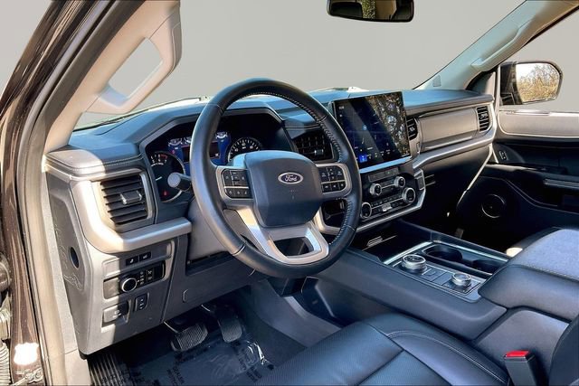Used 2024 Ford Expedition XLT image 12