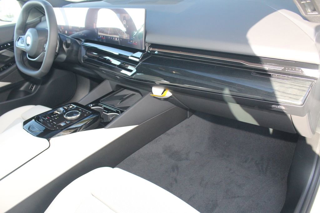 New 2026 BMW 530i xDrive w/ Premium Package AWD/4WD image 24