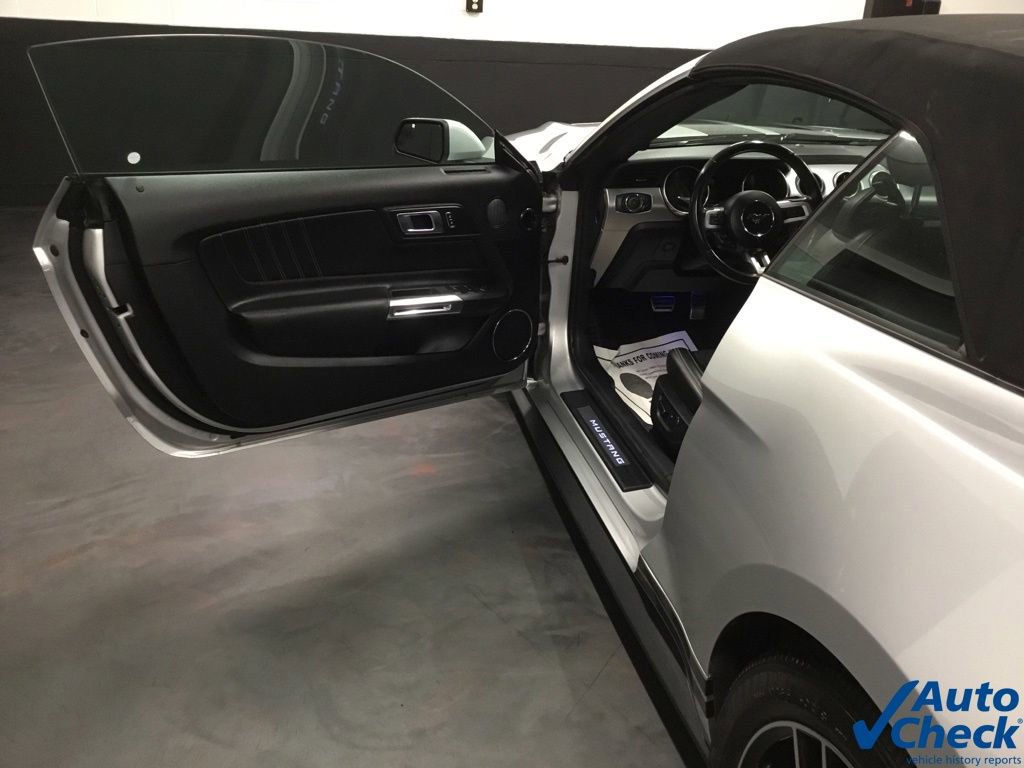 Used 2019 Ford Mustang GT Premium image 29