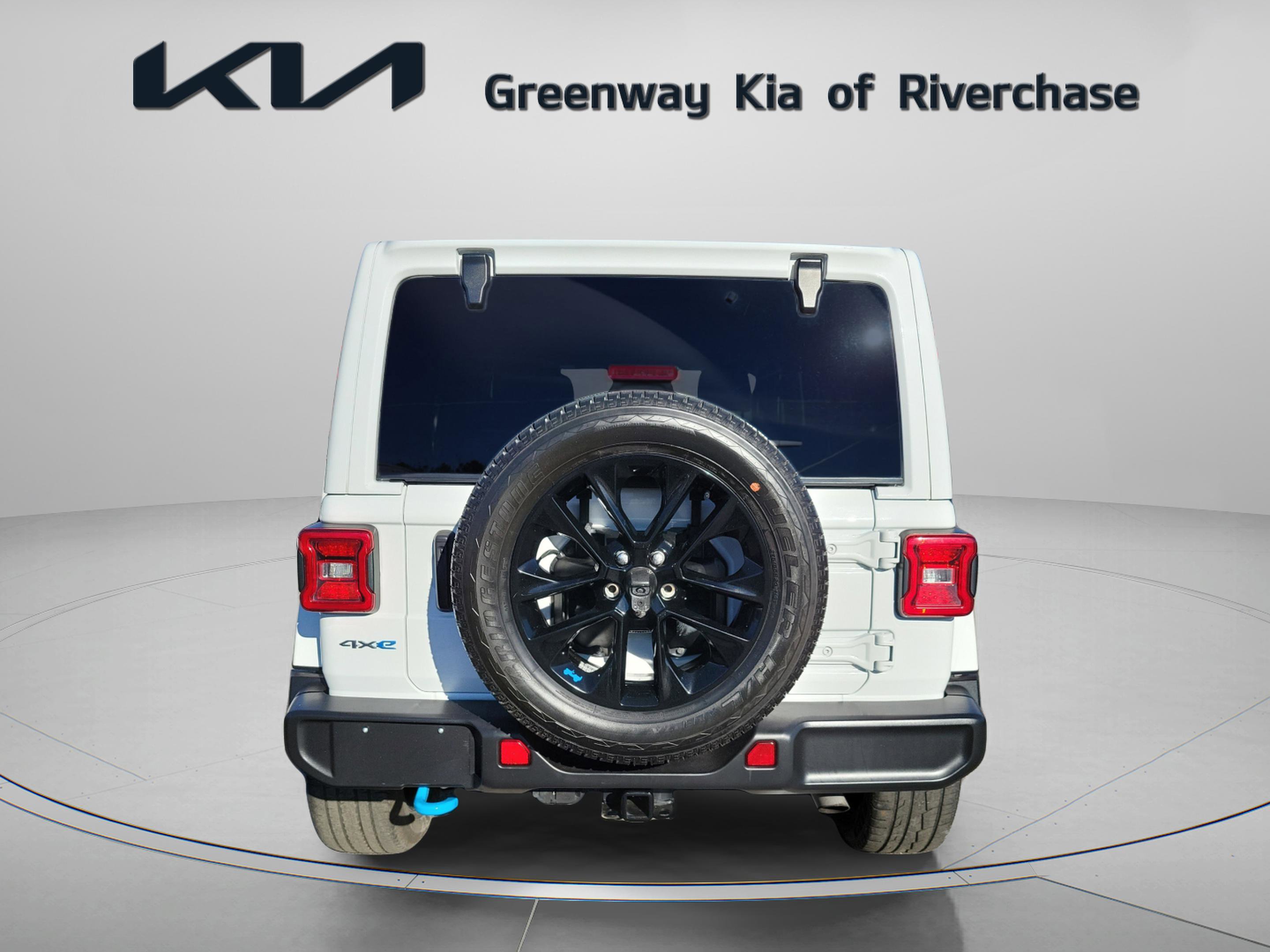 Used 2023 Jeep Wrangler Unlimited Sahara w/ Cold Weather Group image 5