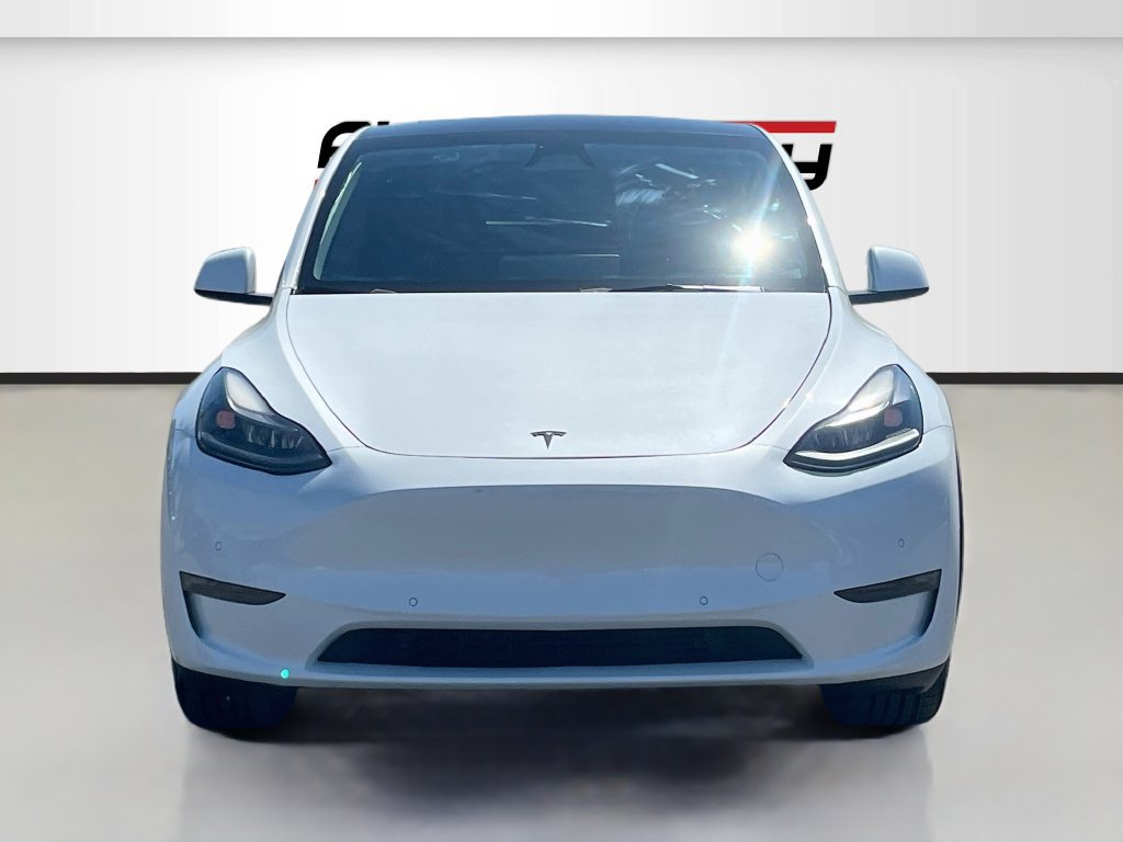 Used 2024 Tesla Model Y Long Range AWD/4WD image 2