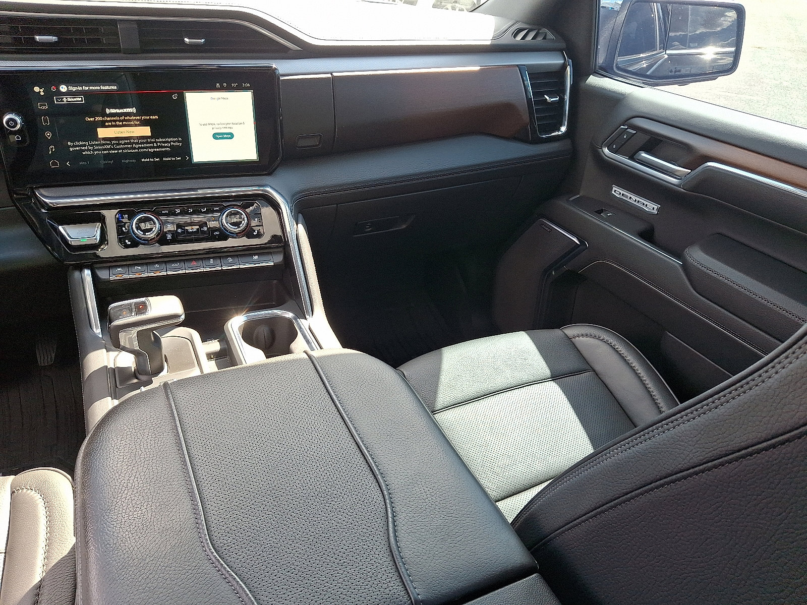 Used 2024 GMC Sierra 1500 Denali w/ Denali Reserve Package image 17