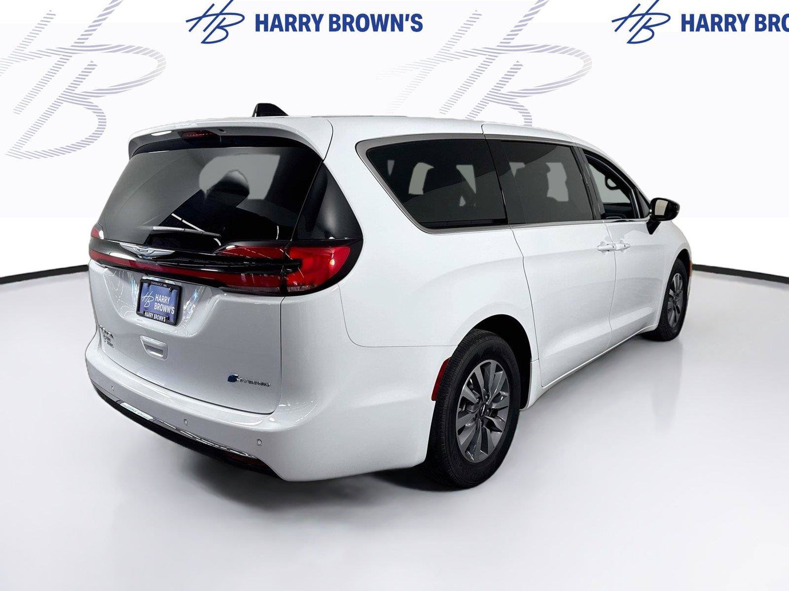 Used 2025 Chrysler Pacifica Select FWD image 31