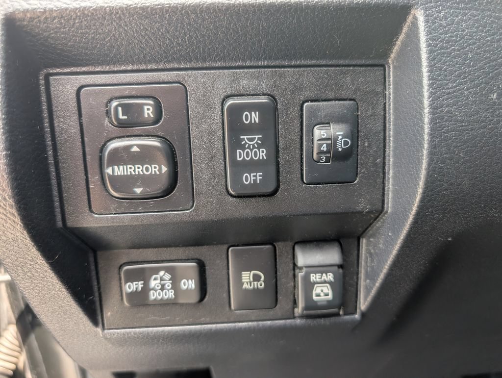 Used 2019 Toyota Tundra SR5 w/ SR5 Upgrade Package RWD image 12