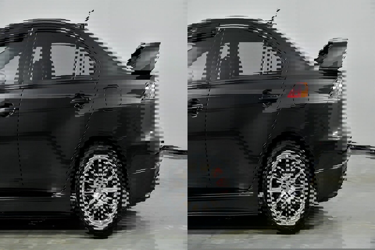 Used 2015 Mitsubishi Lancer Evolution GSR image 9