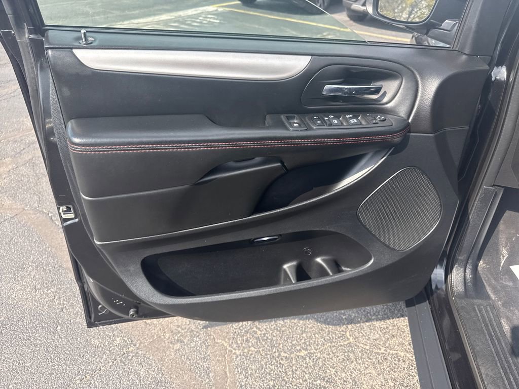 Used 2018 Dodge Grand Caravan GT FWD image 20