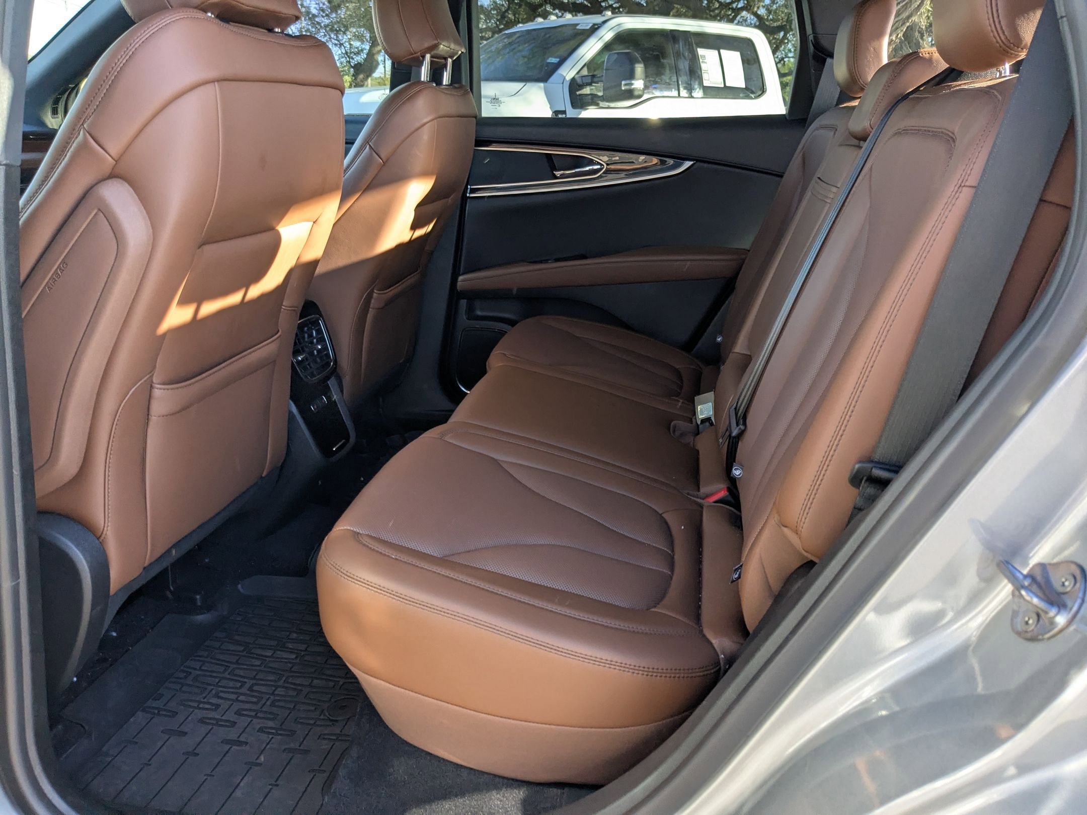 Used 2023 Lincoln Nautilus Reserve image 20