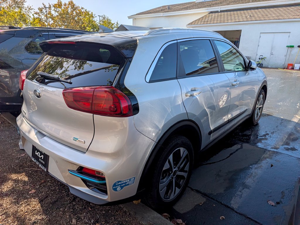 Used 2020 Kia Niro EX Premium FWD image 4