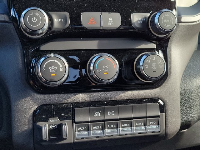 New 2027 RAM 3500 Tradesman w/ Chrome Appearance Group A AWD/4WD image 31