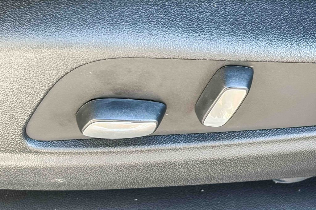 Used 2023 Cadillac XT6 Luxury image 46