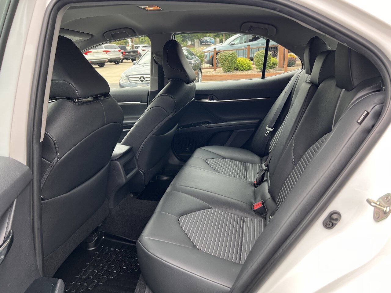Used 2019 Toyota Camry SE FWD image 24